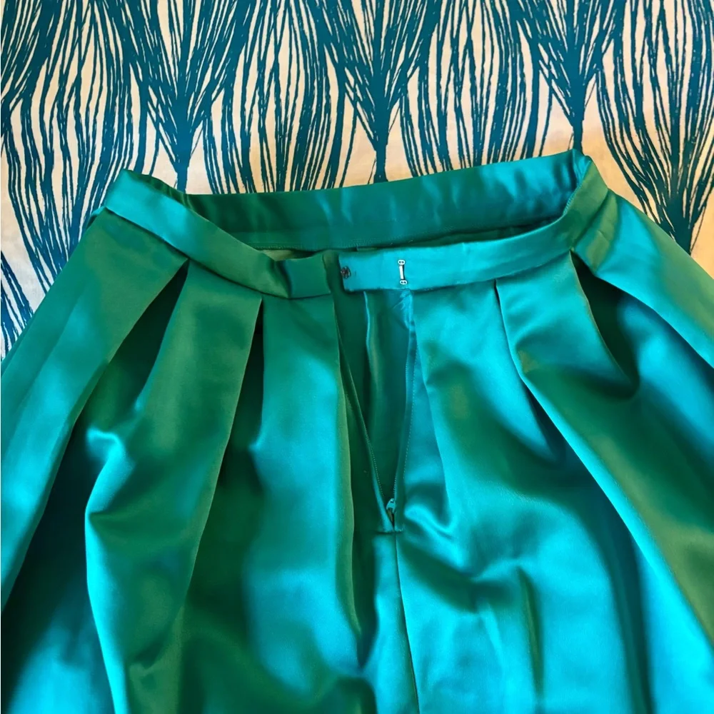 Neiman Marcus Teal Evening Wear Full-Length Satin Skirt SIZE SM/MED Has Flaws